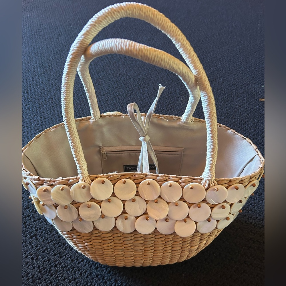 Two's Company Natural Woven bag with Cream shell Accents